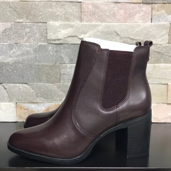 Giani Bernini Korma Memory-Foam Ankle Booties - Picture 7 of 10